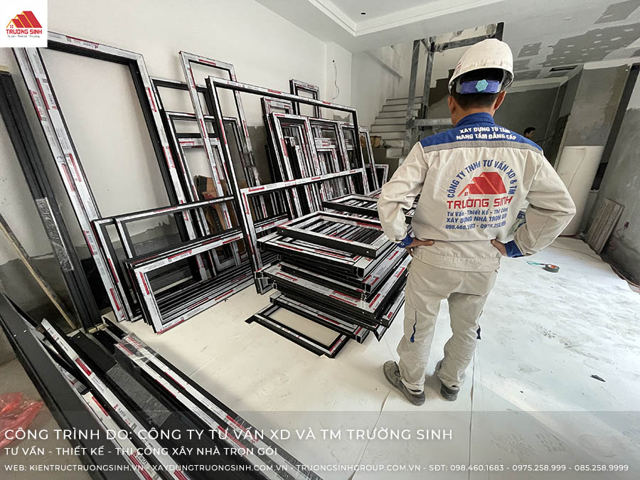 Phần khung nhôm chắn chắn được sơn tĩnh điện